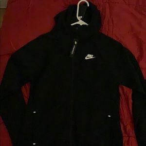 Nike tech comes with pants size small